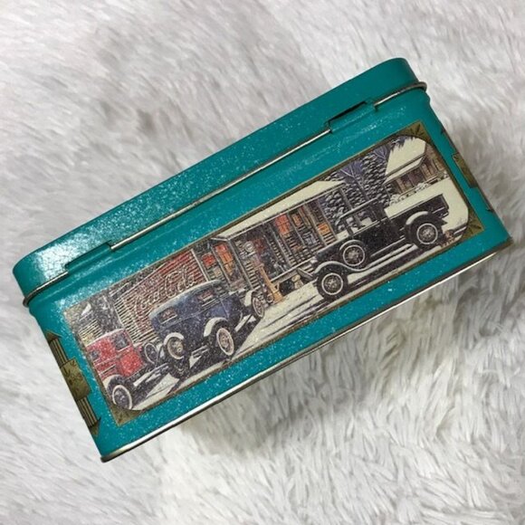 Vintage Coca-Cola Teal Nostalgia Winter Cars at Convenience Store Hinged Top Tin - Picture 6 of 15